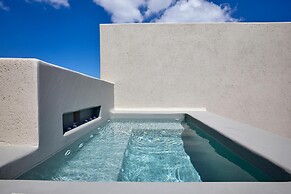 Aeon Suites - Adults Only