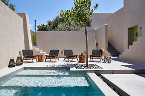 Aeon Suites - Adults Only