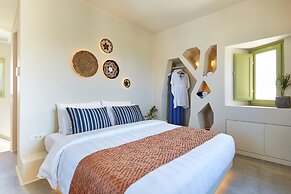 Aeon Suites - Adults Only