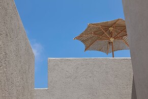 Aeon Suites - Adults Only