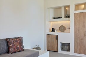 Aeon Suites - Adults Only