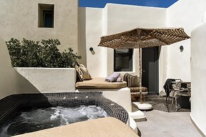 Aeon Suites - Adults Only