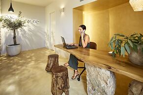 Aeon Suites - Adults Only