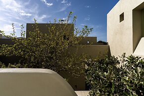 Aeon Suites - Adults Only