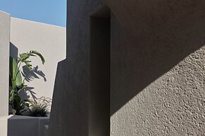 Aeon Suites - Adults Only