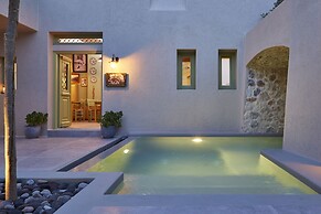 Aeon Suites - Adults Only