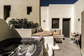 Aeon Suites - Adults Only