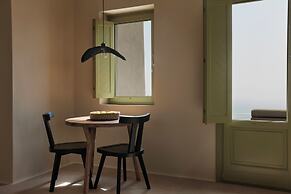 Aeon Suites - Adults Only