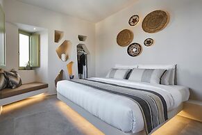 Aeon Suites - Adults Only