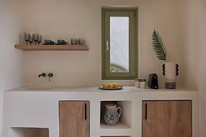 Aeon Suites - Adults Only