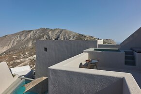 Aeon Suites - Adults Only