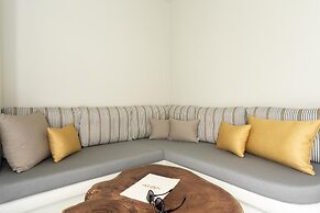 Aeon Suites - Adults Only