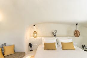 Aeon Suites - Adults Only