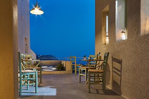 Aeon Suites - Adults Only