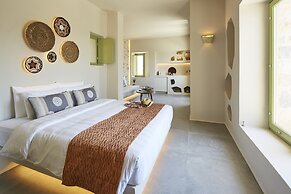 Aeon Suites - Adults Only