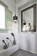 Aeon Suites - Adults Only