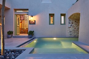 Aeon Suites - Adults Only