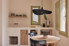 Aeon Suites - Adults Only