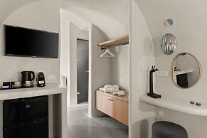 Aeon Suites - Adults Only