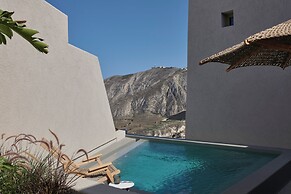 Aeon Suites - Adults Only