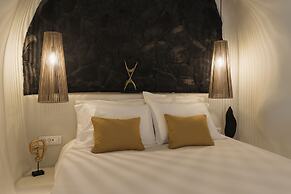 Aeon Suites - Adults Only