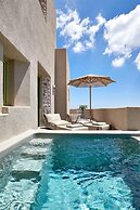 Aeon Suites - Adults Only