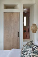 Aeon Suites - Adults Only