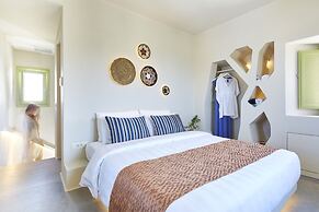 Aeon Suites - Adults Only