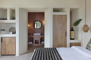 Aeon Suites - Adults Only