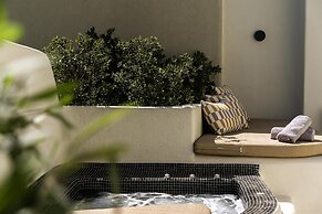Aeon Suites - Adults Only