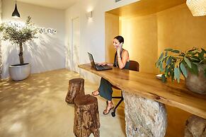 Aeon Suites - Adults Only