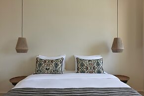 Aeon Suites - Adults Only