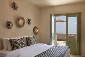 Aeon Suites - Adults Only