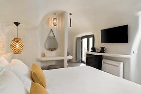 Aeon Suites - Adults Only