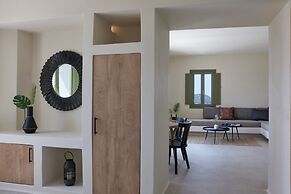 Aeon Suites - Adults Only