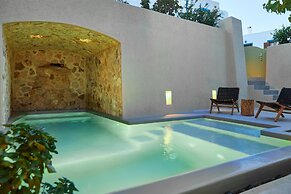 Aeon Suites - Adults Only