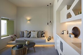 Aeon Suites - Adults Only