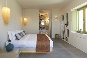 Aeon Suites - Adults Only