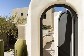 Aeon Suites - Adults Only