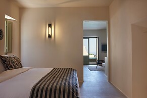 Aeon Suites - Adults Only