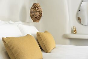 Aeon Suites - Adults Only