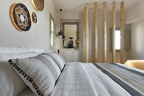 Aeon Suites - Adults Only