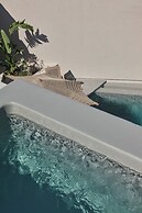 Aeon Suites - Adults Only