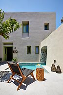 Aeon Suites - Adults Only