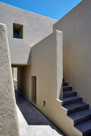 Aeon Suites - Adults Only