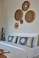 Aeon Suites - Adults Only