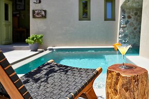 Aeon Suites - Adults Only