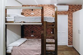 Oversize Piter Hotel