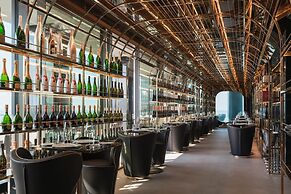 The Promenade Luxury Wellness Hotel