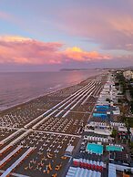 The Promenade Luxury Wellness Hotel